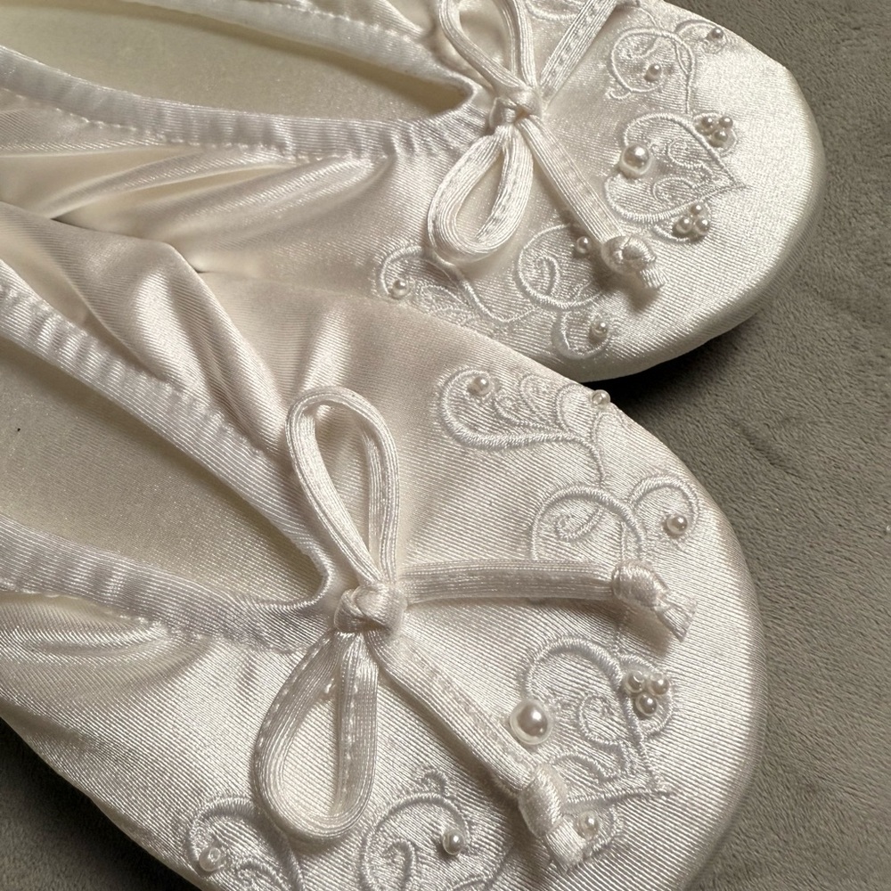 6 Elegant Satin Ballet Flats with Embroidery